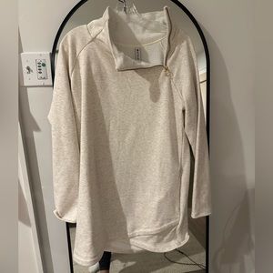 athleta creme sweater with partial zip